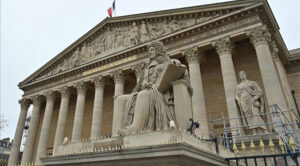 Parlamento de Francia aprueba en primera lectura la legalización de la eutanasia