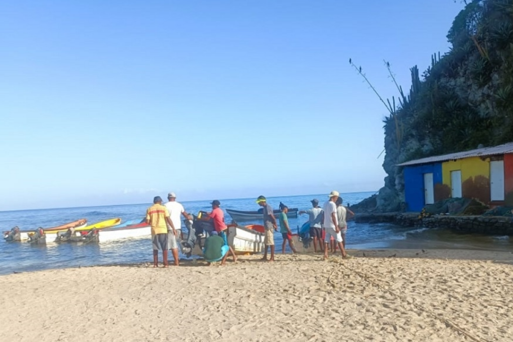 Pescadores fueron remolcados tras quedar a la deriva en Aragua
