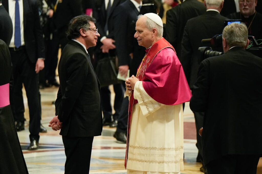 Petro confirma que este lunes sostendrá una reunión privada con el papa León XIV - AlbertoNews