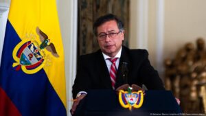 Petro dispuesto a una huelga indefinida por consulta popular – DW – 21/05/2025