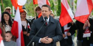 Polonia, dividida, prevé una victoria por la mínima en la segunda vuelta de las presidenciales