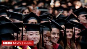Por qué el gobierno de Trump quiere revocar las visas de los estudiantes chinos (y cómo reaccionó el gobierno de Pekín)