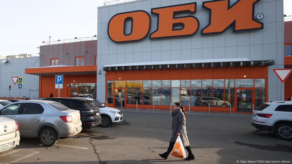 Por qué empresas de Occidente conservan sus marcas en Rusia – DW – 02/05/2025
