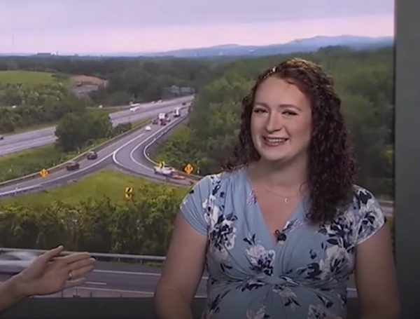 Presentadora comenzó trabajo de parto en pleno noticiero en vivo (VIDEO)