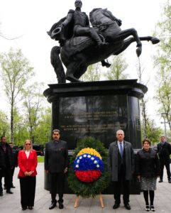 Presidente Maduro rinde honores a Simón Bolívar en Moscú