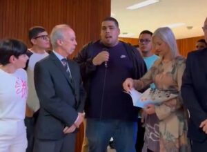 Presidente de la FCU-UCV encaró a ministra chavista para pedir liberación de Jesús Armas y Rocío San Miguel
