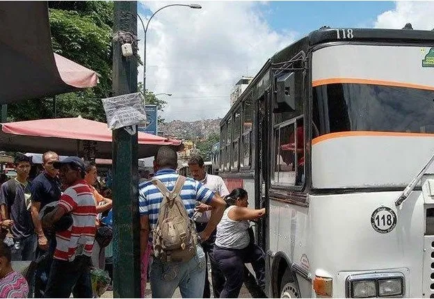 Proponen bono de transporte para compensar tarifas reales del pasaje