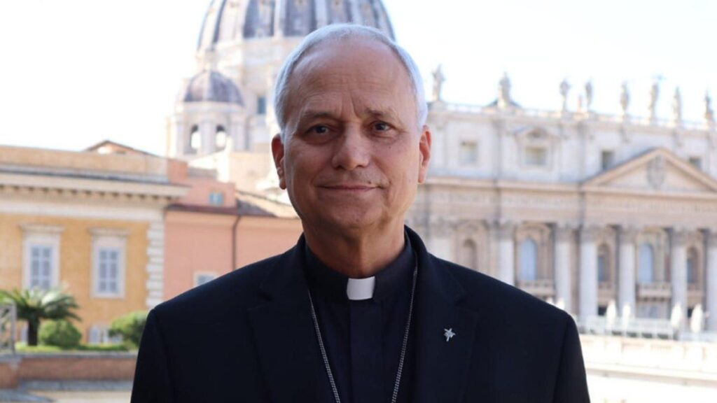 Quién es Robert Prevost, el cardenal estadounidense con alma latinoamericana que podría suceder a Francisco