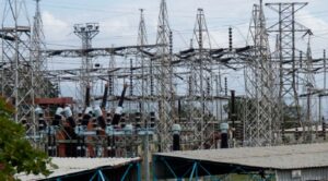Recibe descarga eléctrica tratando de robar en una subestación