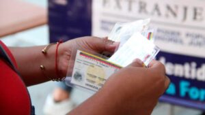 Saime y aerolíneas no se ponen de acuerdo sobre cédula vigente para vuelos nacionales