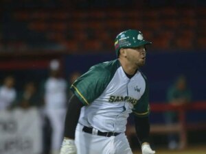 Samanes sigue intratable en el inicio de la Liga Mayor