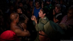 Se acerca el verano y crece el malestar entre los cubanos – DW – 23/05/2025