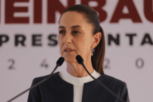 Sheinbaum acuerda con Trump tratar la balanza comercial México-EEUU