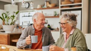 Siga estos cinco hábitos para reducir el riesgo de demencia en adultos mayores