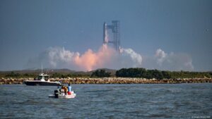 SpaceX lanza megacohete pero se rompe y cae al Océano Índico – DW – 28/05/2025