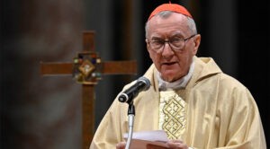 "Suerte", el curioso mensaje que recibió el cardenal Pietro Parolin en la misa antes del cónclave