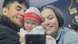 The New York Times | Sus padres venezolanos fueron deportados a Venezuela y El Salvador, pero su hija de 2 años sigue en EE.UU.