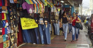 Tienda vende producto en $20.000, un riñón y un ojo de la cara si pagas en bolívares o $20 si pagas en dólares