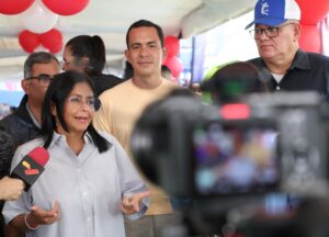 «Tienen horas para rectificar», la advertencia de Delcy Rodríguez a los comerciantes venezolanos
