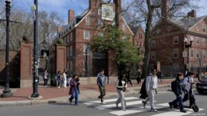 Trump congela toda nueva subvención a Universidad de Harvard – DW – 06/05/2025