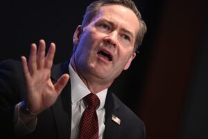 Trump destituye a su consejero de seguridad nacional, Mike Waltz, dos meses después del 'Signalgate'