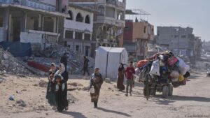 Trump dice que hay hambre en Gaza, que volvió a ser atacada – DW – 16/05/2025
