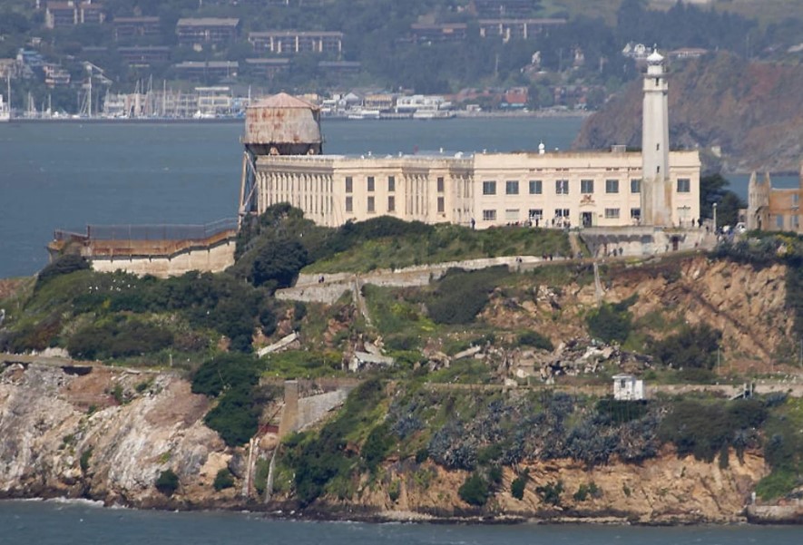 Trump quiere reabrir Alcatraz, donde estuvo Al Capone y de donde era imposible fugarse - AlbertoNews
