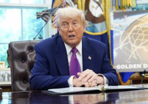 Trump reclama a Sudáfrica una "explicación" sobre la "persecución" y el "genocidio" sobre los afrikáners