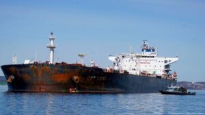 UE y Reino Unido piden endurecer sanciones al crudo ruso – DW – 29/05/2025