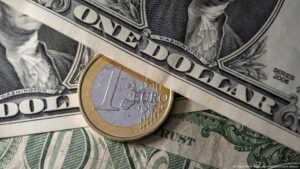 Ucrania estudia vincular su moneda al euro – DW – 15/05/2025