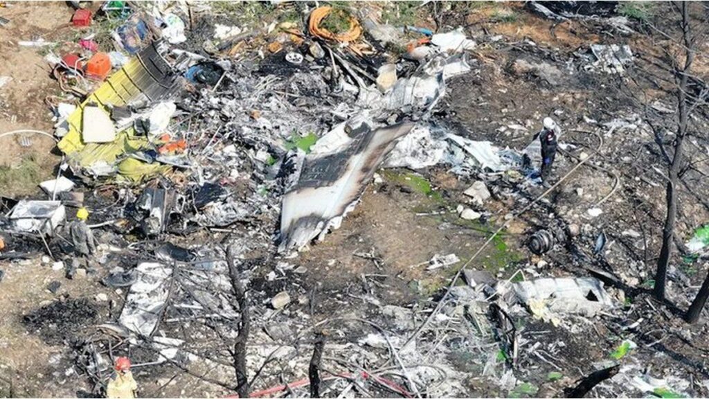 Un avión de la fuerza armada de Corea del Sur se estrelló y hay tres muertos hasta el momento