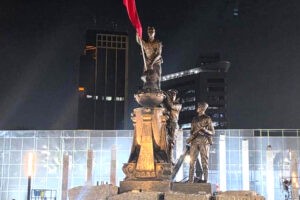 Un monumento en Caracas se suma a la propaganda rusa sobre el "Día de la Victoria"
