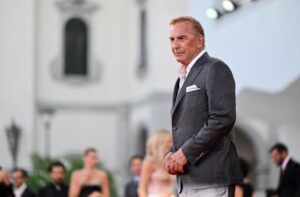 Una actriz demanda a Kevin Costner por una "violenta escena de violación no guionizada" - AlbertoNews