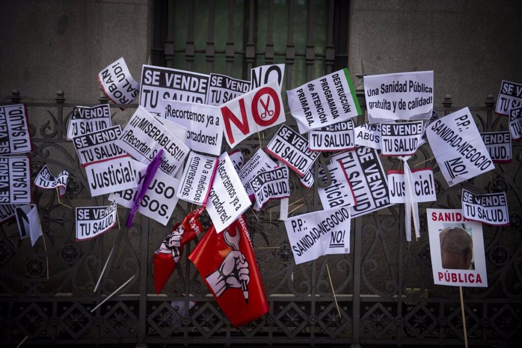 Una nueva manifestación recorre este domingo las calles de Madrid en defensa de la Sanidad Pública