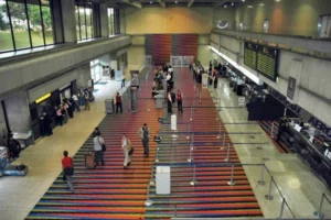 Venezuela insta a sus ciudadanos a no viajar a EEUU