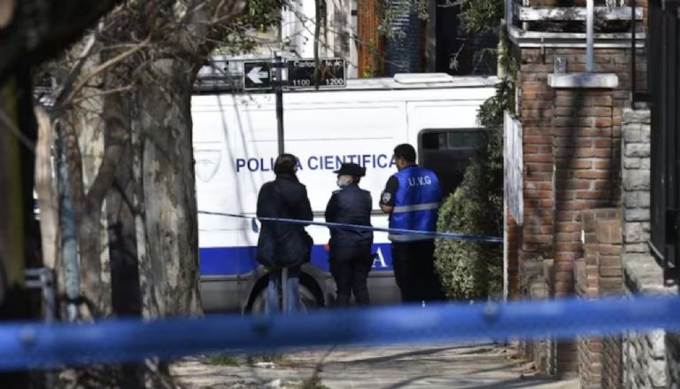 Vivió con su mamá muerta por tres años y le descubren espeluznantes cartas que le escribía