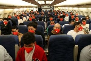 Vuelo con 195 migrantes deportados de EEUU llegó a Venezuela: 168 hombres y 27 mujeres