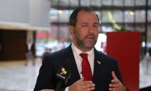 Yván Gil responde a Ecuador por alerta de viaje hacia Venezuela: "Qué ridiculez más grande de un Gobierno arrastrado de los gringos" - AlbertoNews