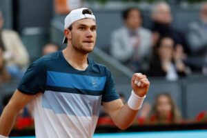 Zverev y Draper debutan en Roma con un triunfo fácil y Rune sufre mucho ante el argentino Comesaña
