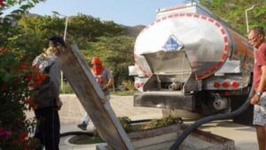 alcalde y gobierno Petro firman acuerdo para solucionar crisis histórica por falta de agua