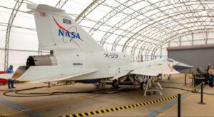 el avión supersónico sigiloso de la NASA demuestra su capacidad para volar a gran altura