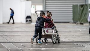 más obstáculos para los inmigrantes – DW – 28/05/2025