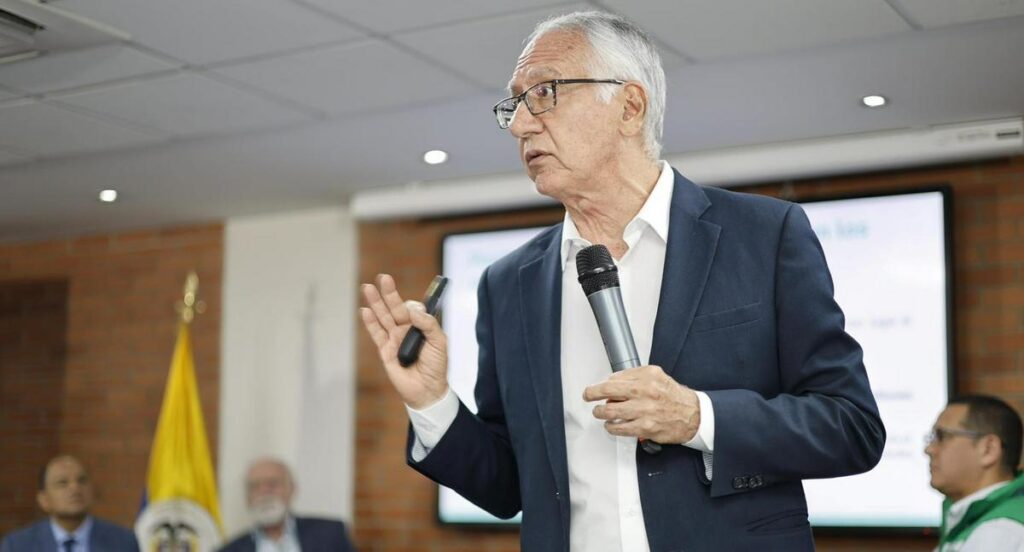 ministro Jaramillo reconoce quiebra intencional de las EPS