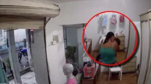 niño se hizo VIRAL por evitarle una tragedia a su abuela (VIDEO)