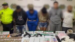 seis capturas y más de 9.000 dosis incautadas en operativo contra el microtráfico en el barrio Antioquia