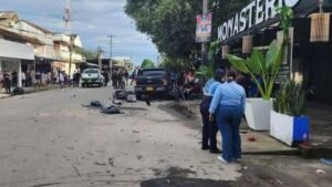 vehículo del Ejército los embistió