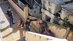 ¡De impacto! Dos hermanos convivieron con el cadáver de su padre durante meses por insólito motivo