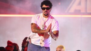 ¿Con o sin? La opinión de Bad Bunny sobre ponerle pepinillos a la hamburguesa