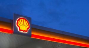 ¿Fusión histórica en el petróleo europeo? Shell estudia hacerse con BP si su valor sigue cayendo
