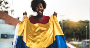 ¿Por qué el himno suena en radio y TV a las 6:00 a. m. y 6:00 p. m.? Sirve en varias cosas